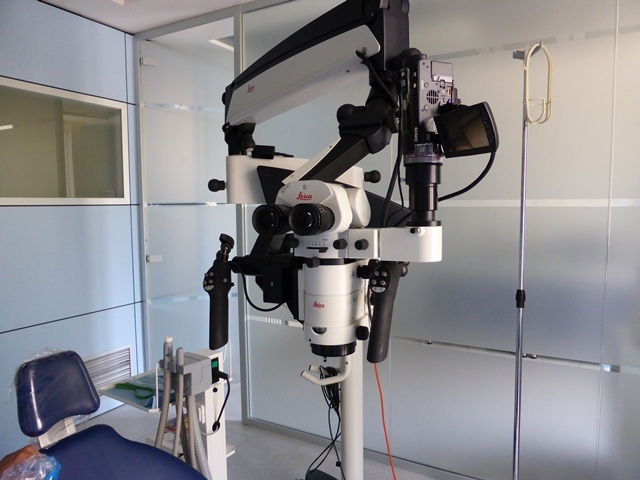 Cure canalari di estrema precisione: l'endodonzia con l'ausilio del microscopio operatorio